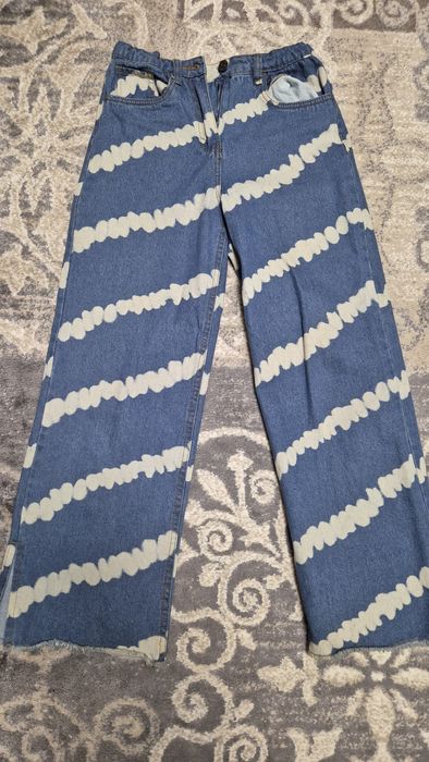 Продам джинсы на девочку
