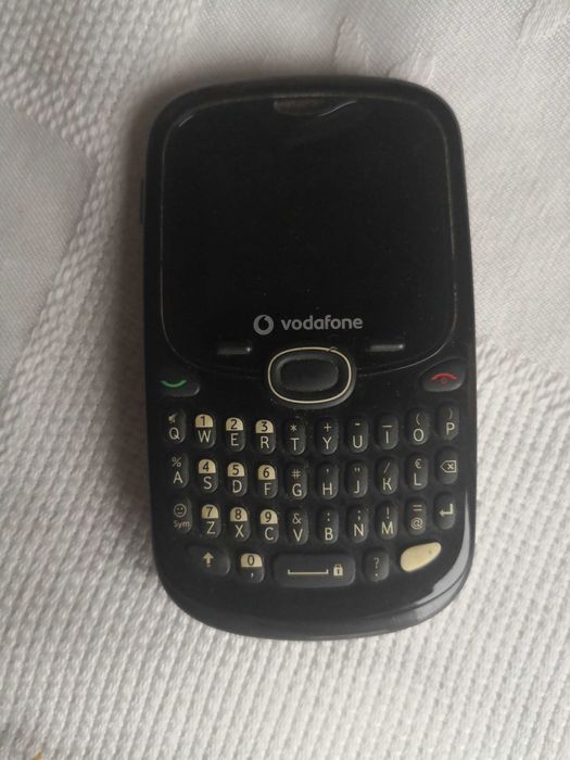 6 Telemóveis- 3 de teclado e 3 Android