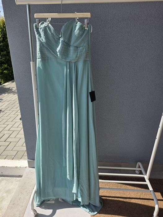 Vestido cerimónia a estrear
