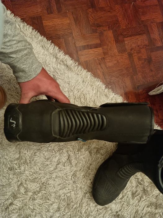 Botas tamanho 44