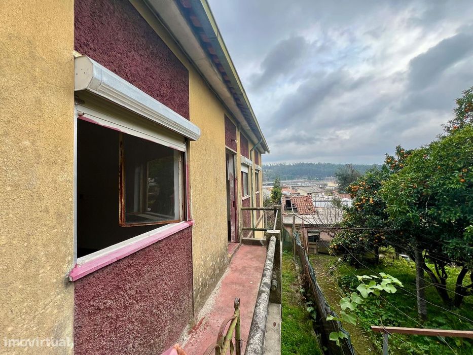 Andar Moradia T3 para Restauro em Celeirós