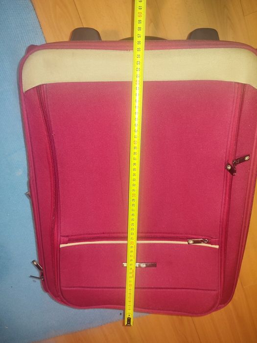 mala grande de viagem com 2 rodas, tamanho nas fotos