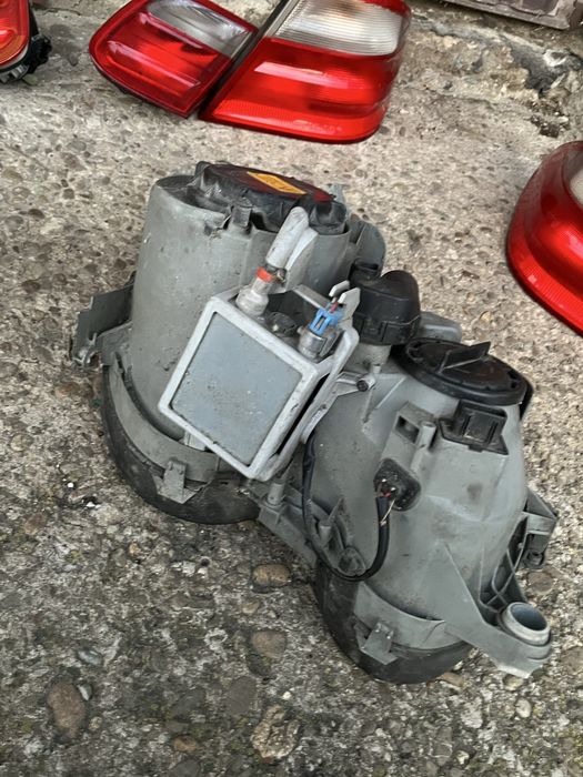 Lampy przód Mercedes w208 clk 2001r