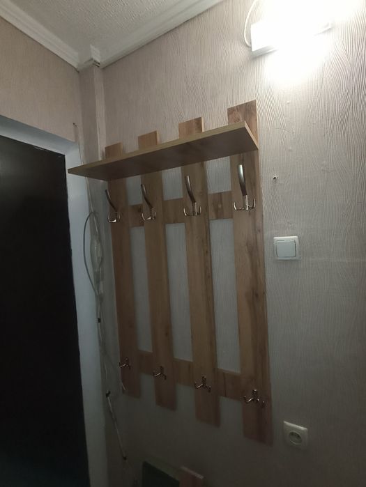 Тумби в зал, комод, табуретки, полички  та інші меблі з залишків
