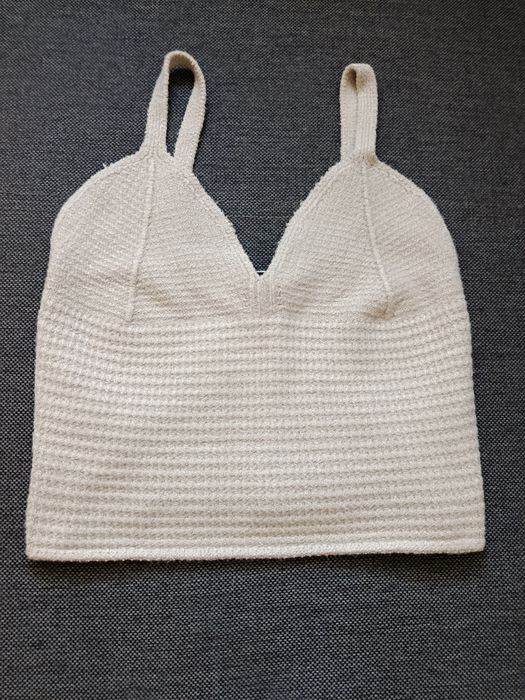Beżowy top na ramiączkach marki Forever 21