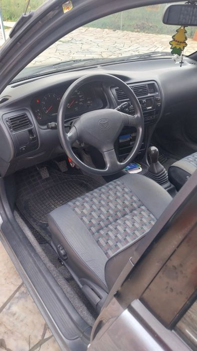 Venda de veículo de marca TOYOTA