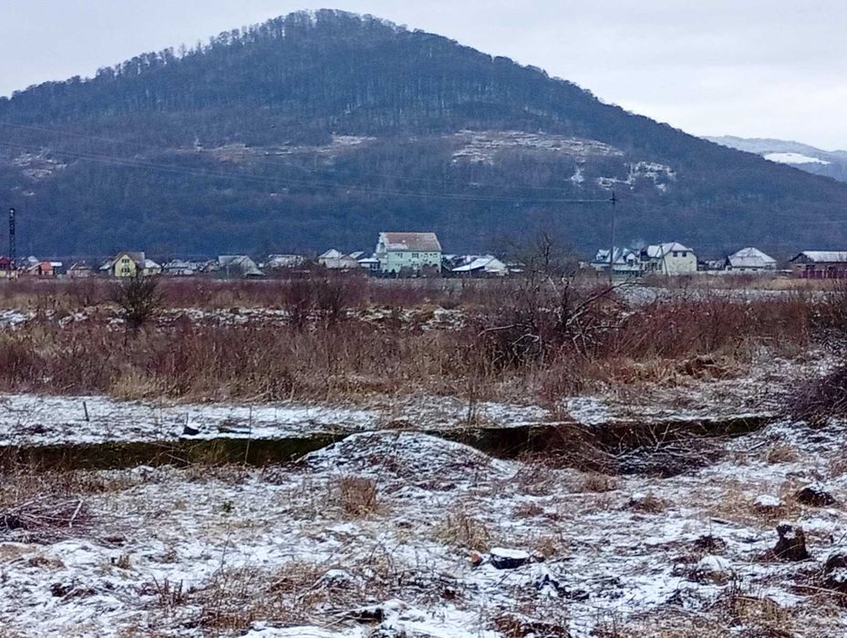 Продаю незавершене пром. буд-тво, Свалява , зем.  150 соток,  по 665$.