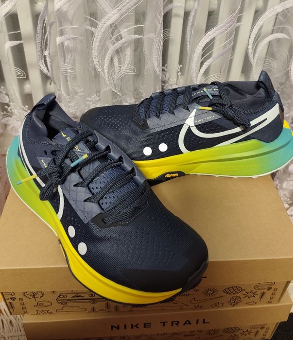 Чоловічі кросівки для бігу Nike Zoomx Zegama Trail 2 41р.