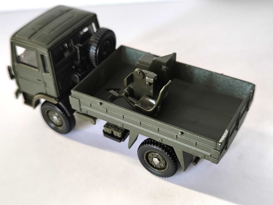 SOLIDO Camião Renault 1/50 e Tanque AMX 30T BRENUS 1/55 - Militar