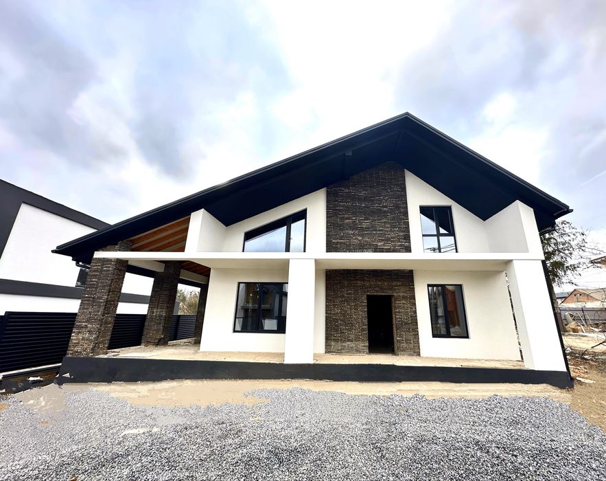 Продаж екслюдивного будинку з великою ділянкою