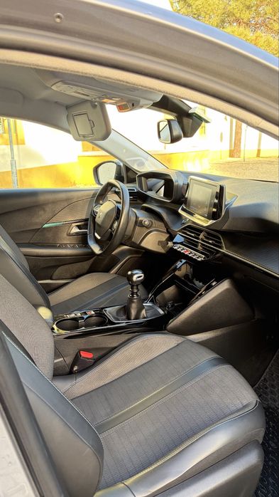 Peugeot 208  Full Extras