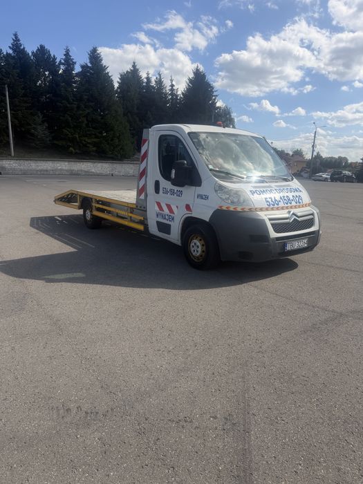 Wynajem lub usluga Auto laweta pomoc drogowa