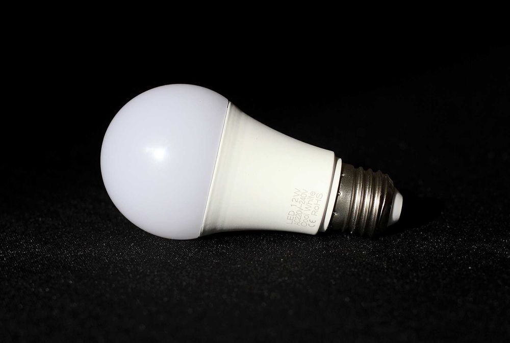 Led лампочка Е27 12W