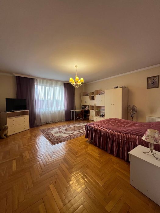 Будинок під Бізнес 468м2 з ділянкою 10сот Луцьк