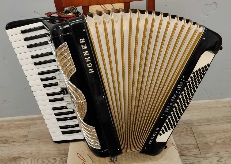 Akordeon HOHNER - 96 Basów.