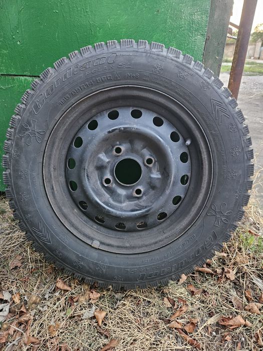 Зимова гума б/у зимняя резина R14.