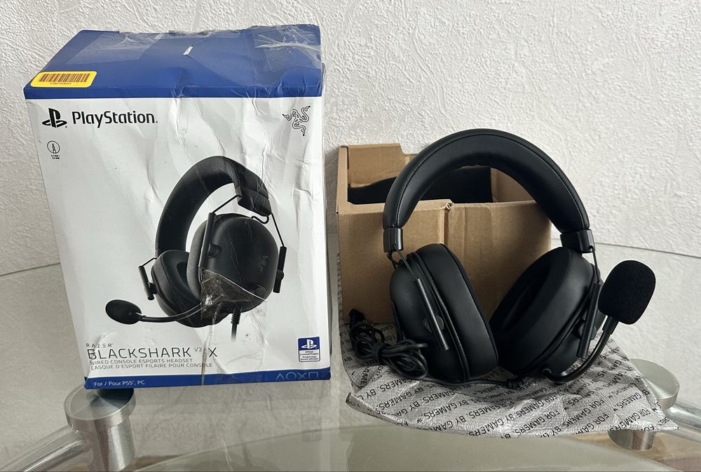Нові навушники Razer BlackShark V2 X та Ігрові навушники JBL Quantum 300 — open box