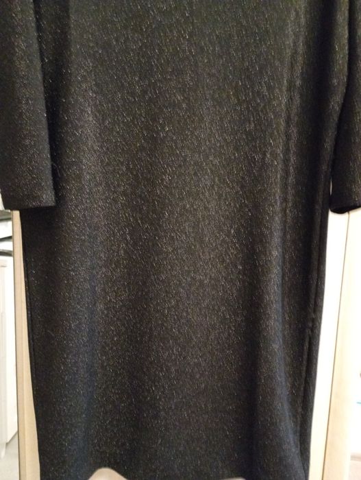 Piękna sukienka sylwestrowa z 3/4 rękawami