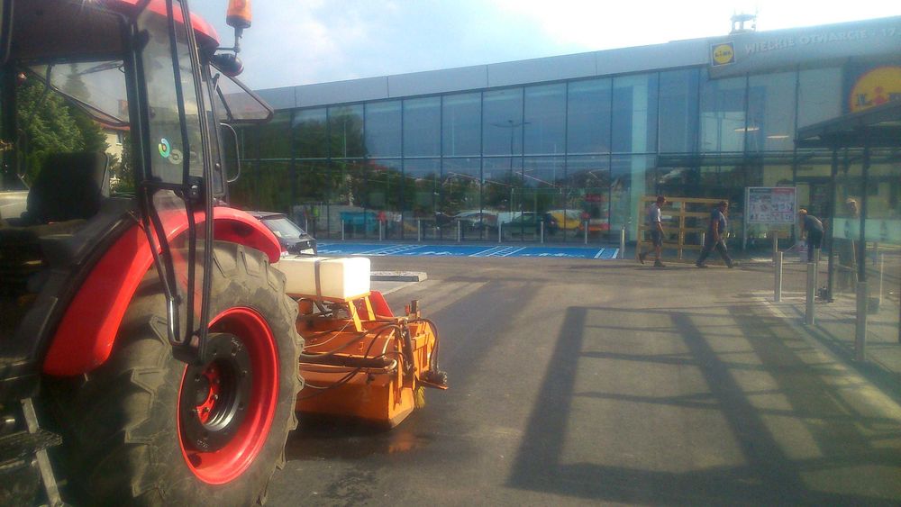 Zamiatanie mechaniczne, zamiatarka, mycie dróg placów budowy Siechnice
