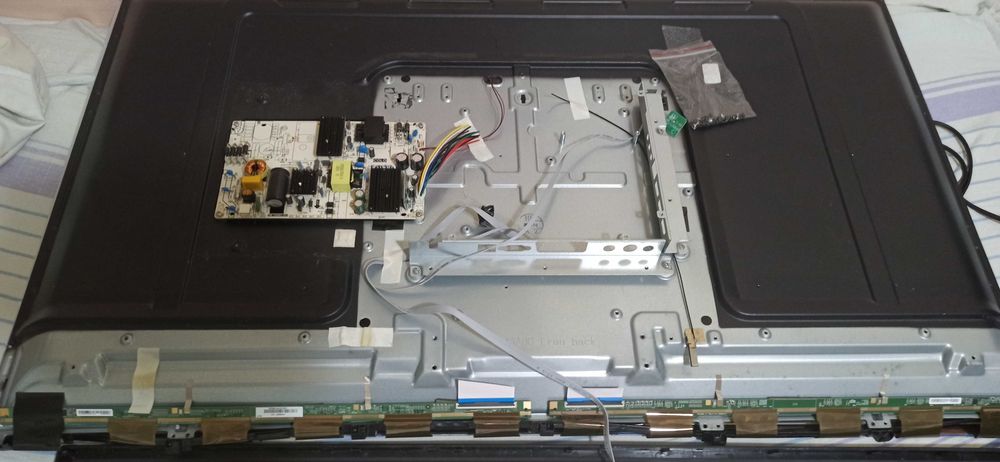 LED телевізор ERGO 43".Модель:LED 43CU6550AK на запчастини в Ужгороді