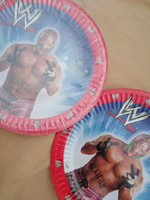 Pratos aniversário criança wrestling novos - 17 unidades