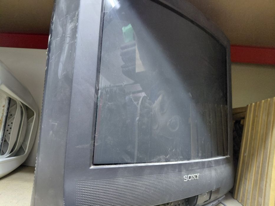 Televisao antiga preta