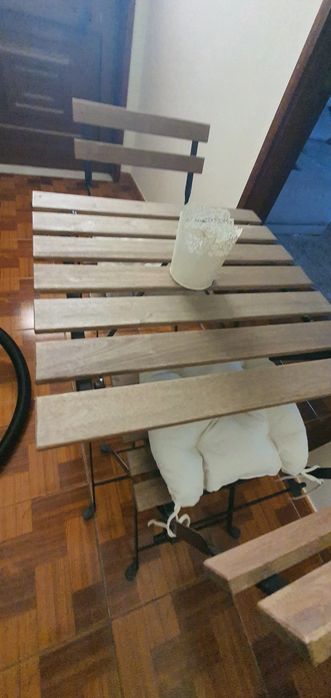 Conjunto de Mesa e 2 cadeiras