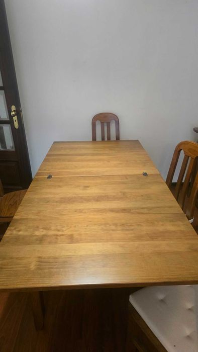 Mesa jantar extensivel+ 4 cadeiras