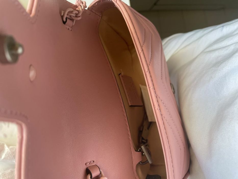Mala de ombro Gucci GG Marmont Matelassé Mini