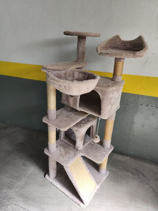 Arranhador gatinhos altura 1.35