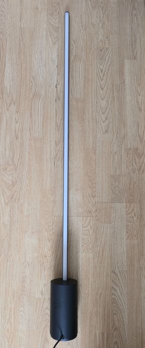 Lampa podłogowa Philips Hue Signe Floor Gradient Czarna