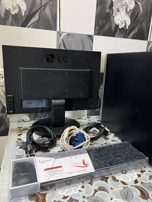 Системный блок Bravo + Монитор LG Flatron L194WT + Bluetooth мышка