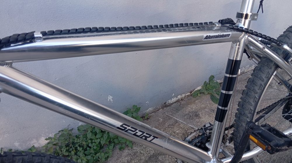 Bicicleta usada de alumínio bom estado