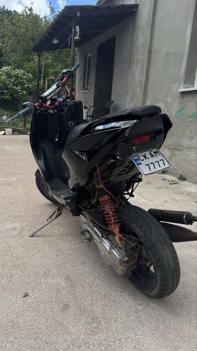 Продам мопед Yamaha Aerox 2t