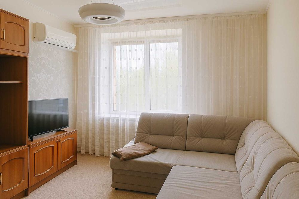 Продаж 2 Кімнатної Квартири з Ремонтом. Окремі Кімнати. ТРЦ "Екватор"