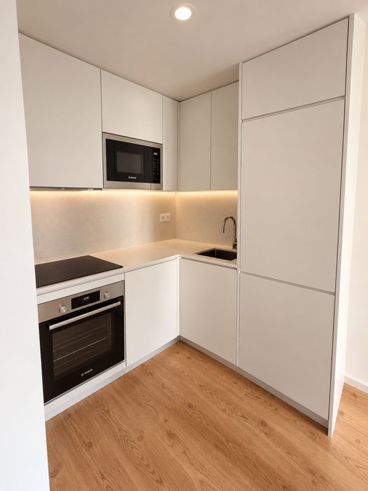 Apartamento com garagem e varanda - Polo Universitário
