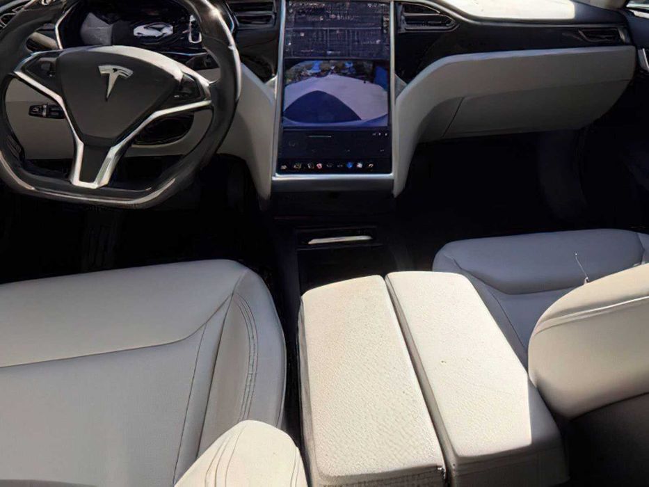Tesla Model S 75D      2016