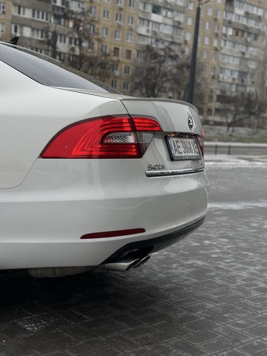 В продаже Skoda Superb 2013 года