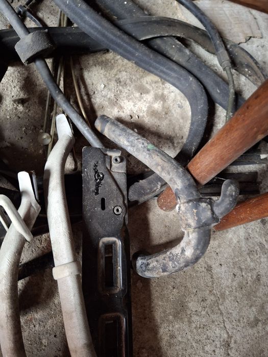 Дрібниці 124 мерседес ущільнювач