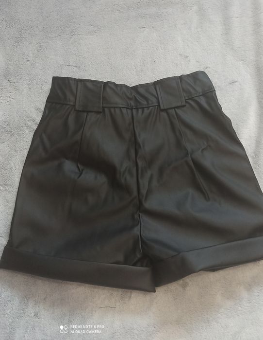 Шорти  нові,розмір 2.