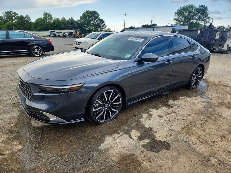 Honda Accord Touring Hybrid 2026