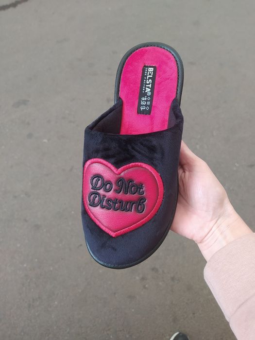 Хороший вариант для подарка чёрненькие с сердцем.270 грн.