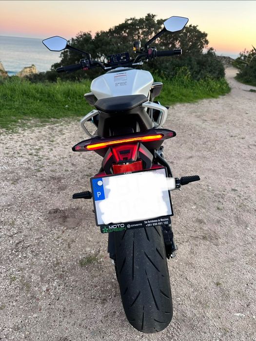 CF Moto 675 NK praticamente nova!