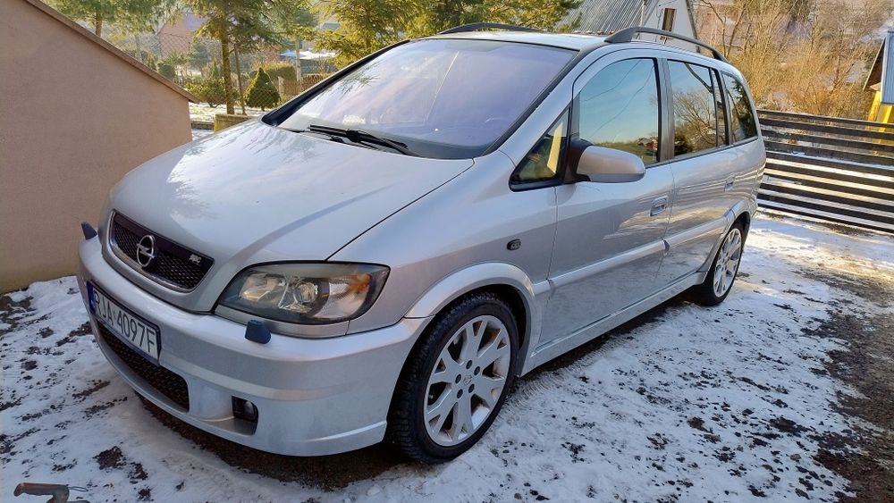 Opel Zafira 2.0 Turbo OPC