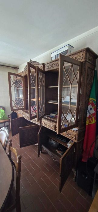 Móvel antigo de sala