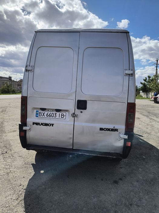 Пежо боксер вантажний бус