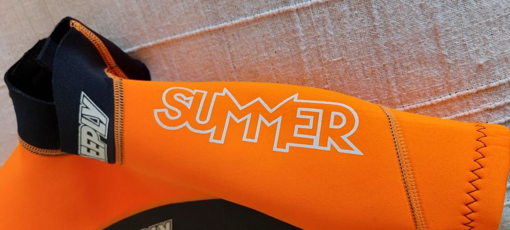 Fatos de surf criança (2 fatos iguais)