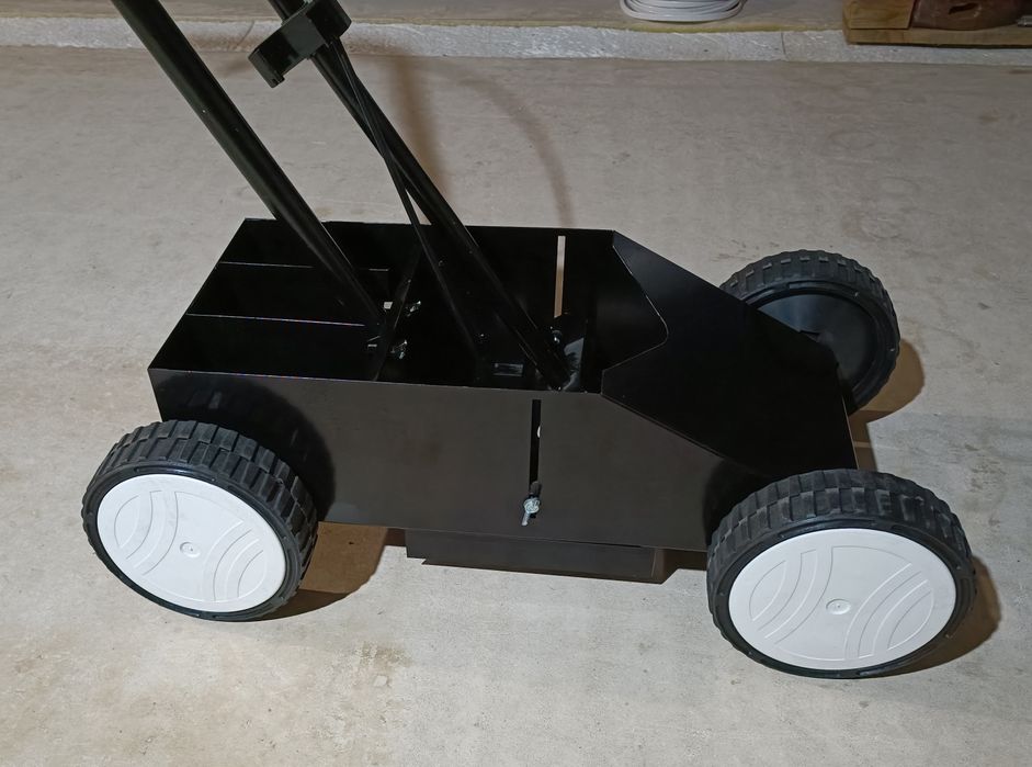 Wózek czterokołowy do znakowania malowania pasów linii