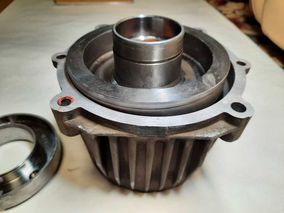 Муфта повного приводу Toyota каталожный номер 41303-42021