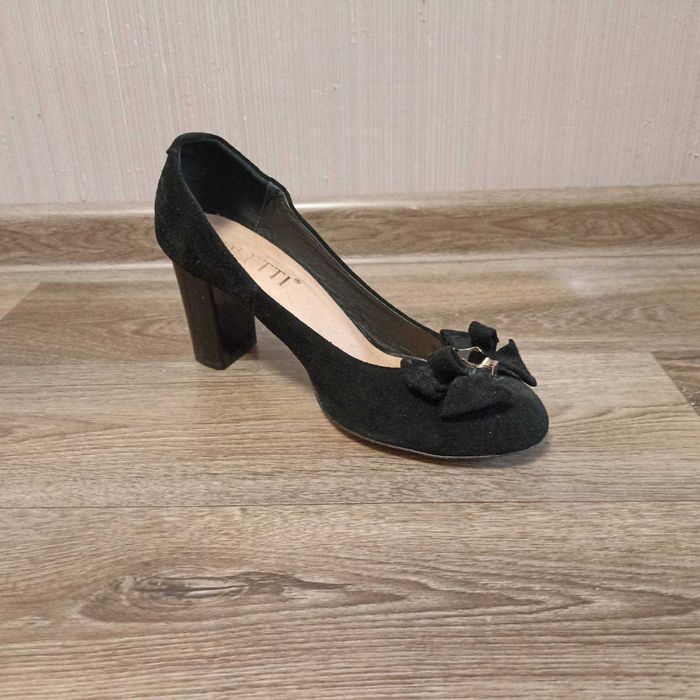 Женские Замшевые Туфли 39 размер